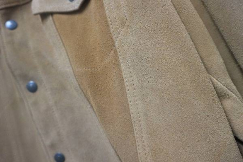 トップスのSCHOTT