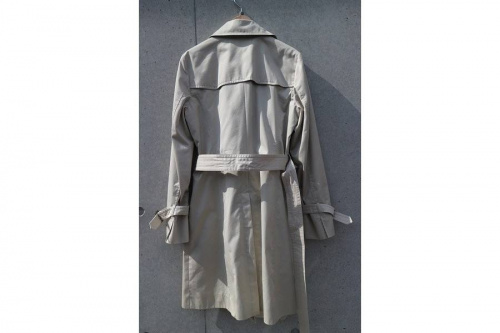 セレクトのトレンチコート