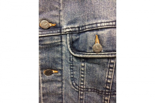 デニムジャケットのジージャン