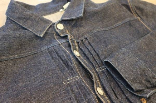 デニムジャケットのLevi's