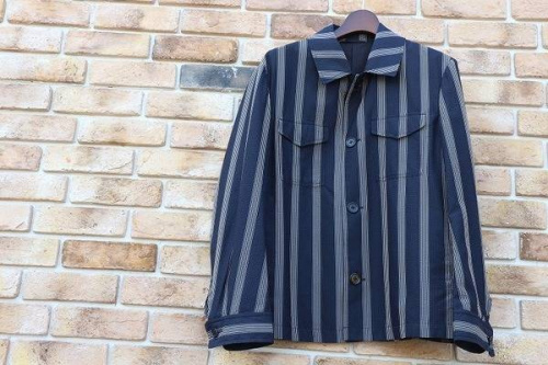 トップスのジャケット