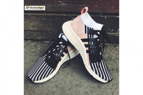 adidas　EQT SUPPORTのNIKE　AIR MOC ULTRA