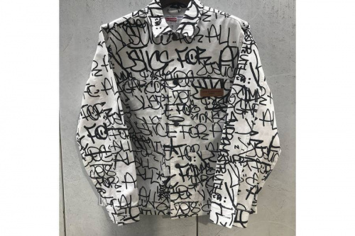 コラボ・別注アイテムのSUPREME