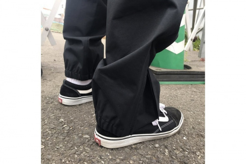 シュプリームのパンツ