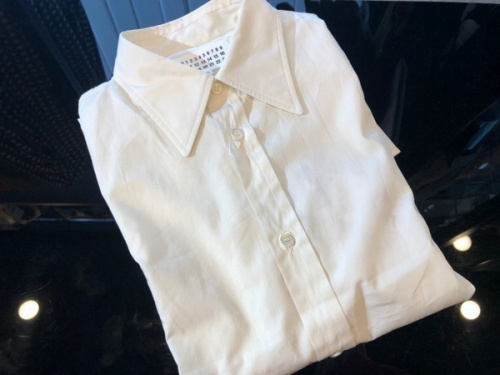 ラペルのシャツ