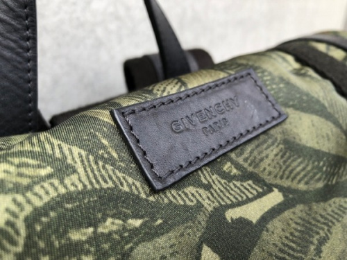 ジバンシィのメンズ