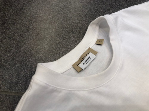 ロゴTシャツのメンズ