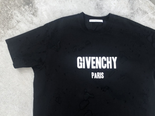 インポートブランドのGIVENCHY