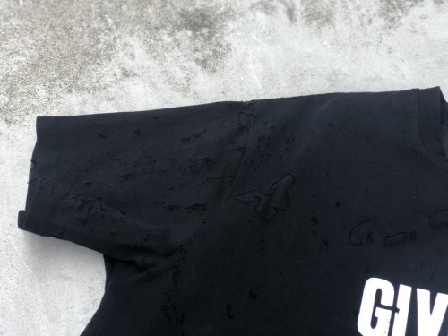 ジバンシーのDestroyed Oversized T-shirt