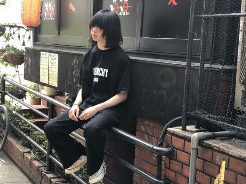 Destroyed Oversized T-shirtのジバンシィ　下北沢