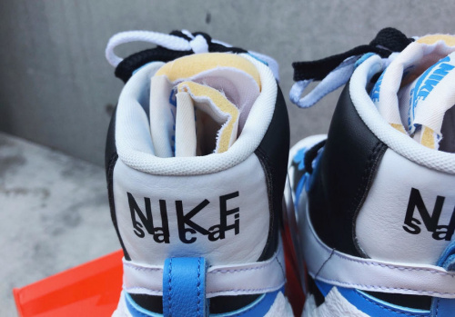 ナイキ×サカイのBlazerMid