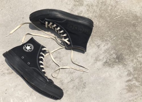 スニーカーのcomme des garcons