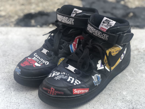 SUPREMEのシュプリーム