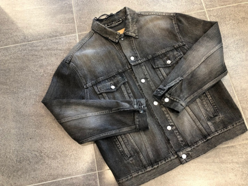 バレンシアガのレザージューズ