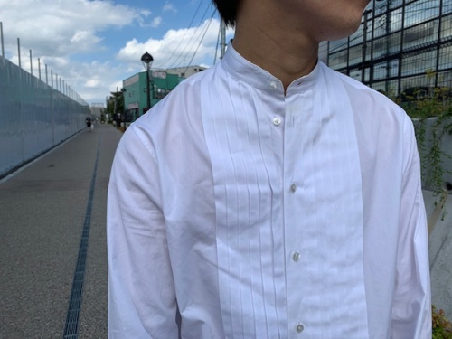 ルイヴィトンのプリーツバンドカラーシャツ
