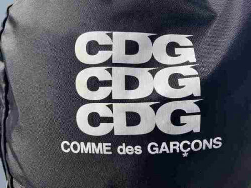 19ssのCDG　ロゴ　リュック