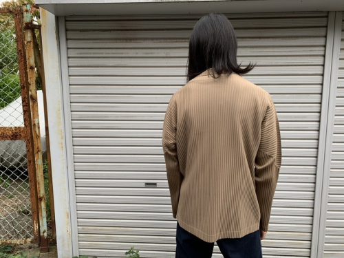 オム プリッセ イッセイ ミヤケのプリーツカーディガン