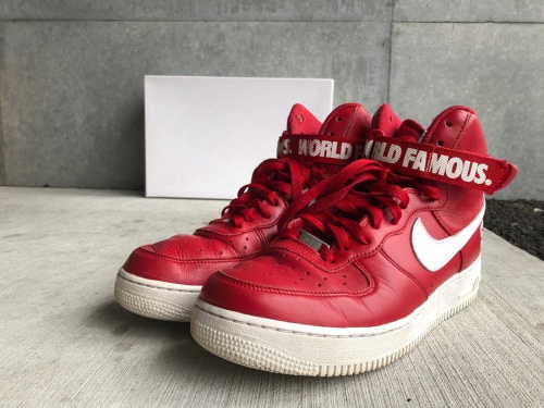 ストリートブランドのSUPREME　