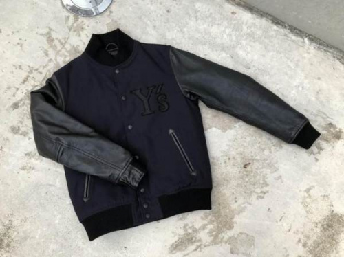 Y's×ニューエラ、異素材ミックスのスタジャンやキャップ