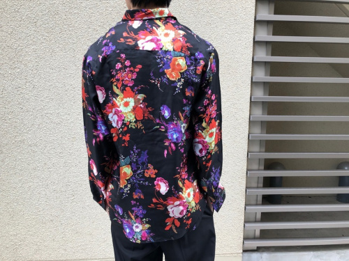 BOUQUET DE FLEURSのKAWS