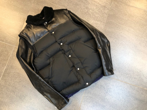 アンダーカバーイズムのレザースリーブダウンジャケット