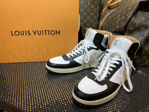 ラグジュアリーブランドのLOUIS　VUITTON