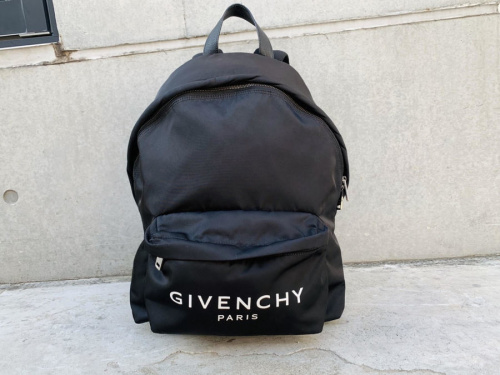 インポートブランドのGIVENCHY