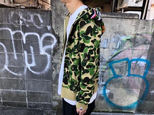 アベイシングエイプのShark Sherpa Pullover Hoodie