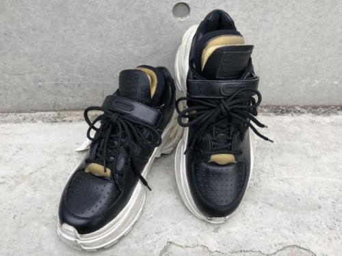 LOW TOP RETRO SNEAKERS