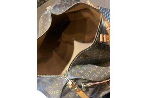 トラベルバッグ