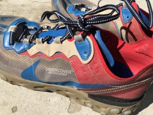 React Element 87のスニーカー