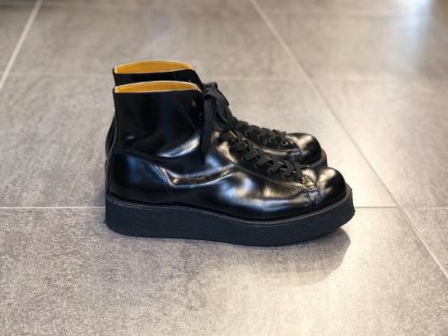 ガラスレザーラバーソールデミブーツ