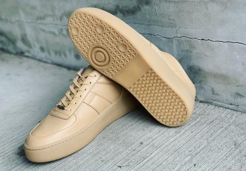 ロートップスニーカーのLow Top Sneakers