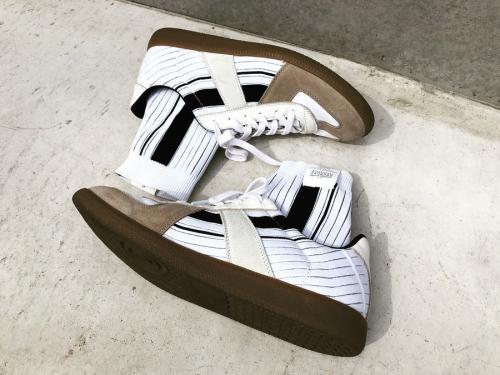 ソックススニーカー