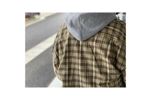 チェックシャツのメンズ