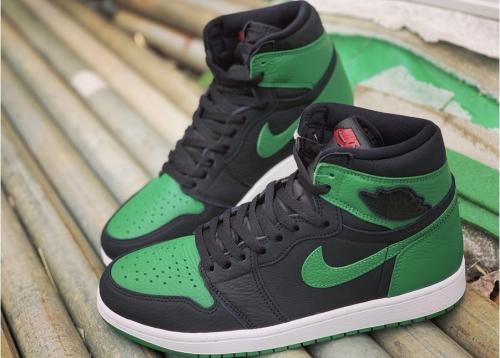 ナイキのスニーカー　ハイカットスニーカー