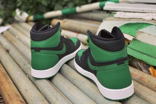 スニーカー　ハイカットスニーカーのメンズ