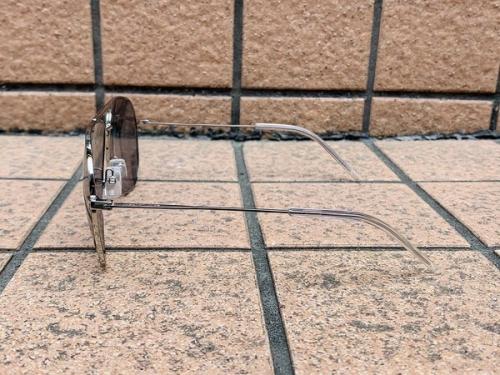 サングラスのティアドロップ