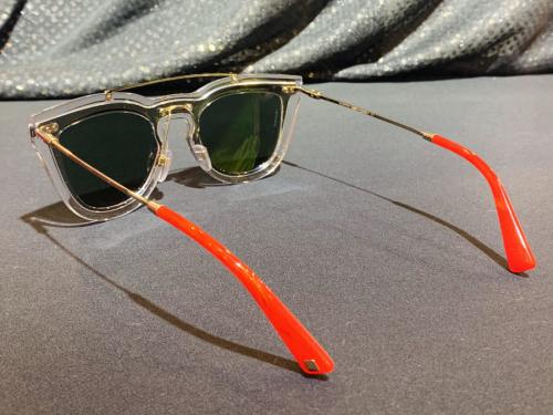 ヴァレンティノのサングラス　キャットアイ