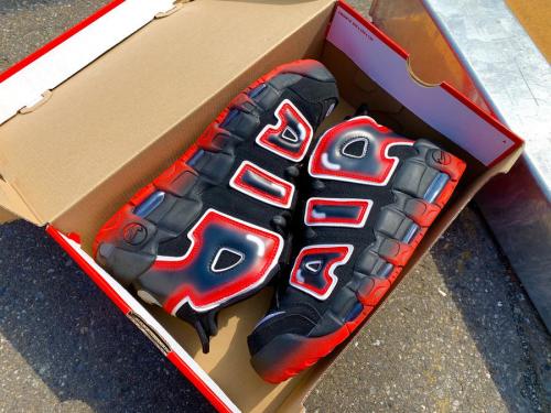 ナイキのAIR MORE UP TEMPO 96