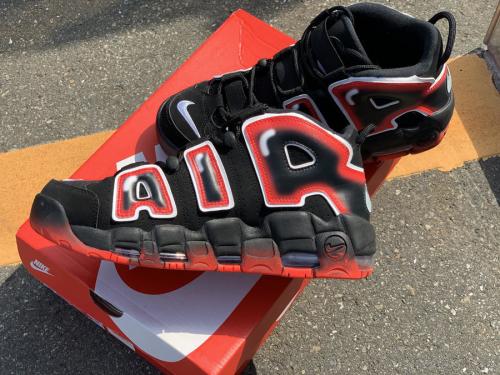 AIR MORE UP TEMPO 96のレーザークリムゾン　19年モデル