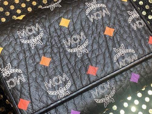 モノグラム　のミニウォレット