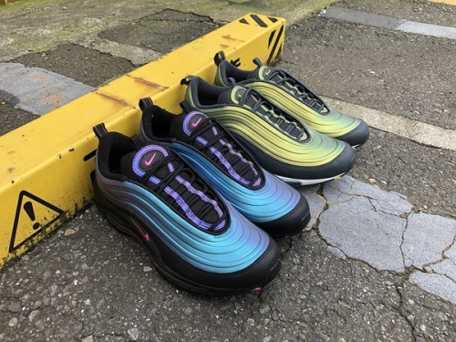 スニーカーのNIKE