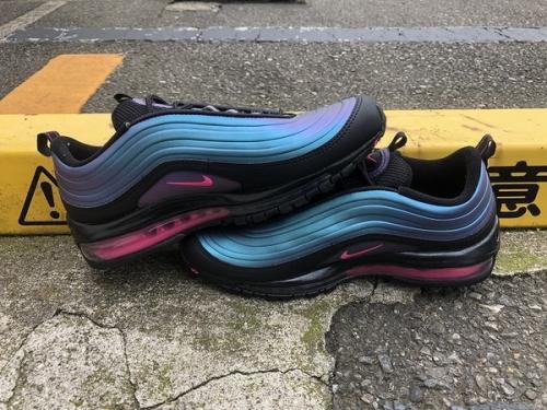 ナイキのAIR MAX 97 LX