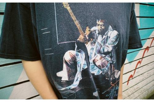 ジミ・ヘンドリックスのバンドTシャツ