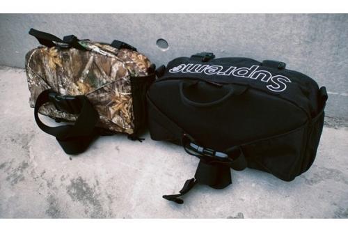 シュプリームのウエストバッグ