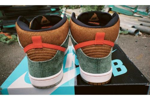 ナイキエスビーのスニーカー　ハイカットスニーカー