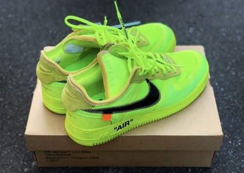 ナイキ　×　オフホワイトのNIKE × OFF-WHITE