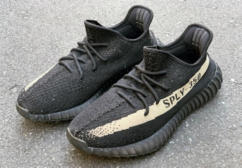 スポーツブランドのadidas