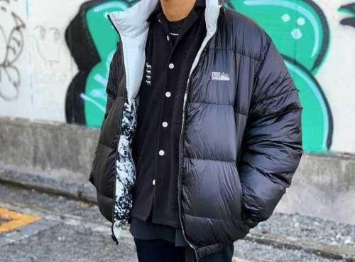 ファーストダウン × ウェーバーのマウンテンプリントリバーシブルダウンジャケット